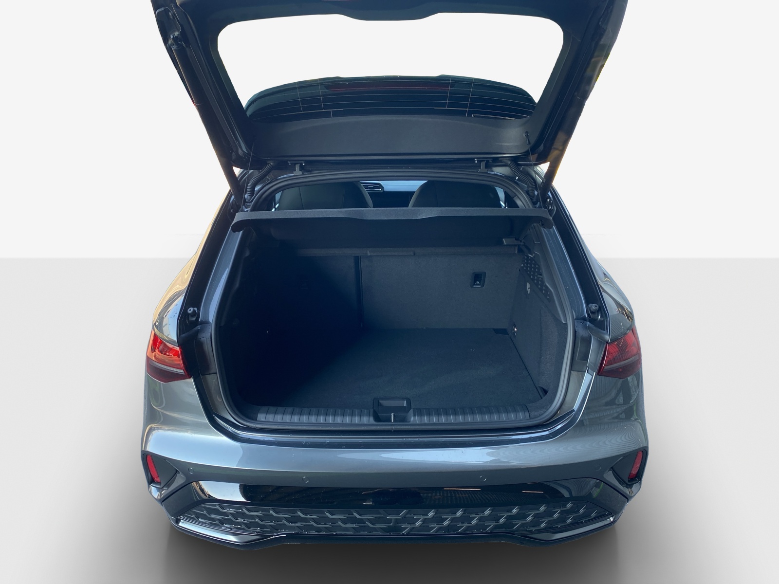 AUDI A3 Sportback TFSI 110 kW S line Attraction S tronic-image-12