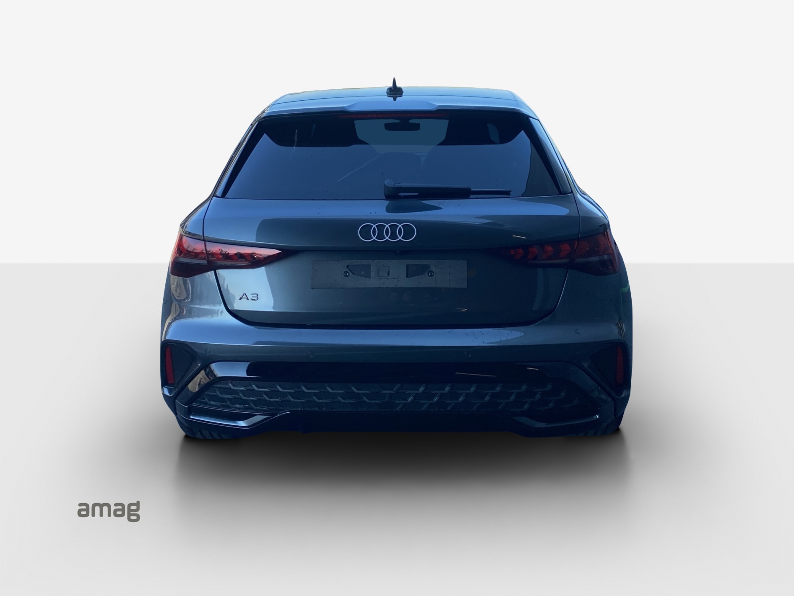 AUDI A3 Sportback TFSI 110 kW S line Attraction S tronic-image-3