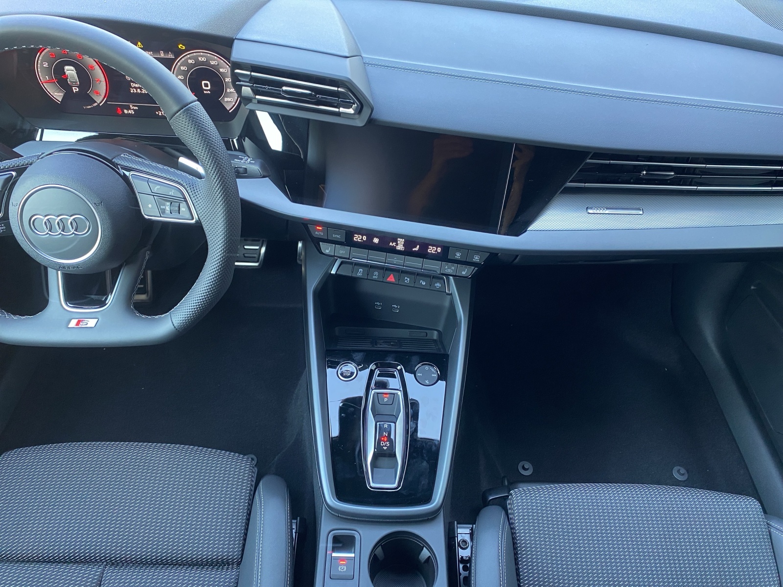AUDI A3 Sportback TFSI 110 kW S line Attraction S tronic-image-10