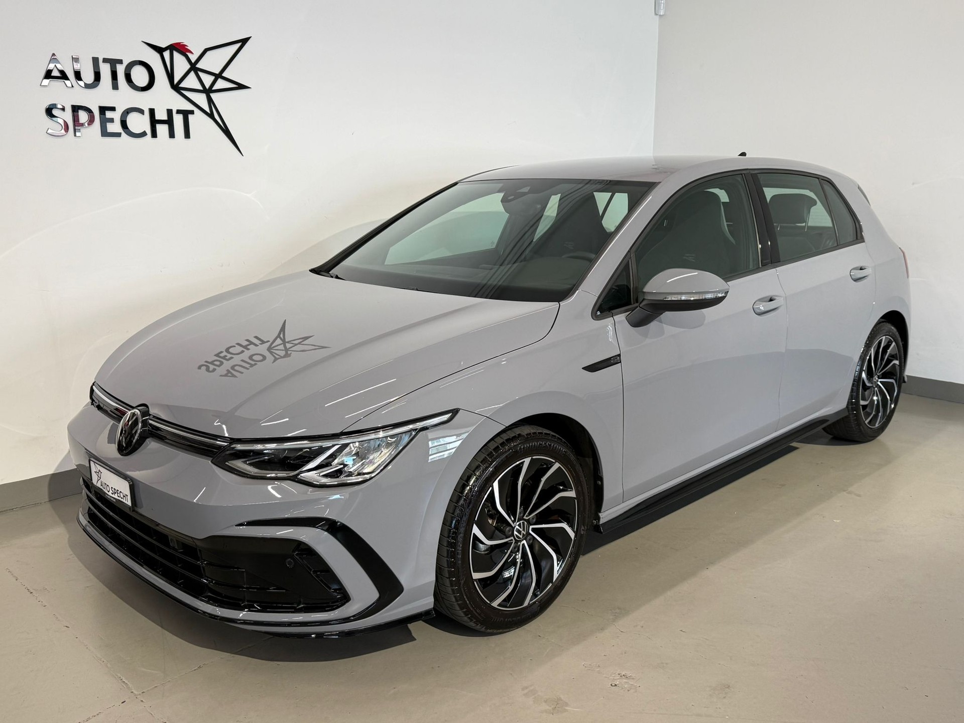 VW Golf 1.5 TSI R-Line DSG-image-1