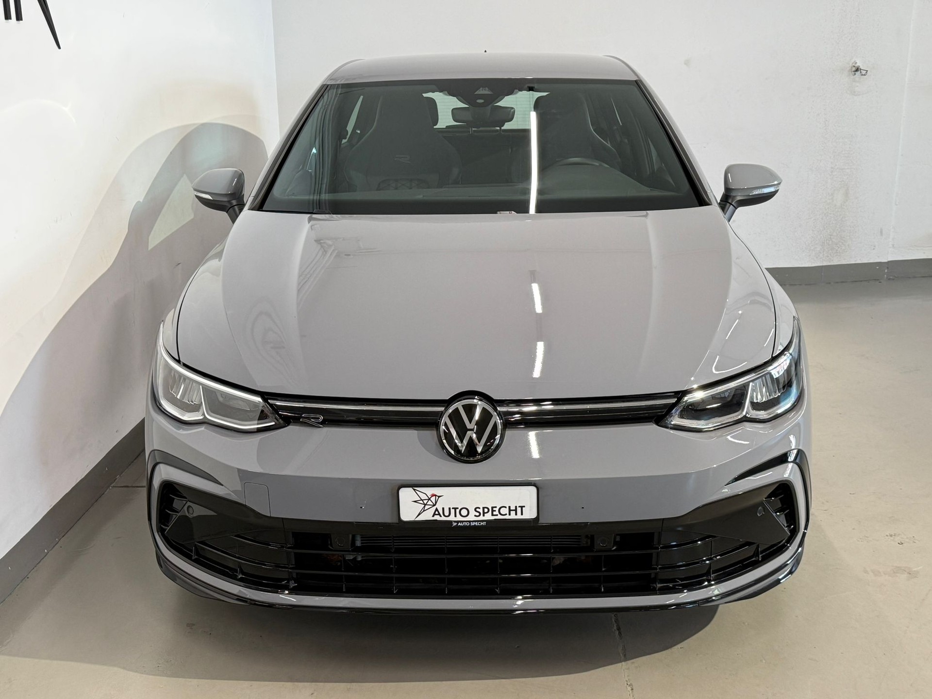 VW Golf 1.5 TSI R-Line DSG-image-2