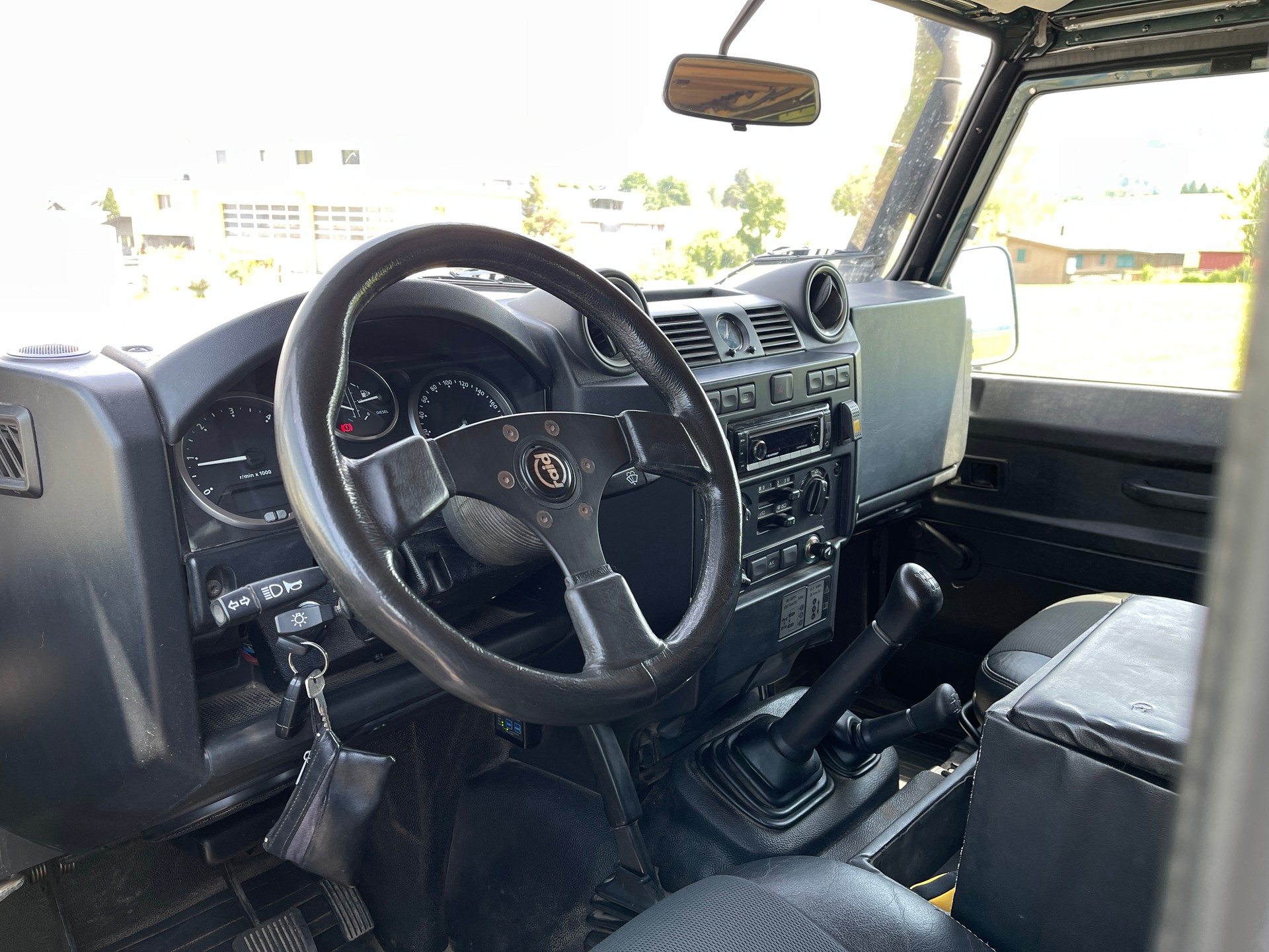 LAND ROVER Defender 110 2.2 TD4 Station Wagon-image-3