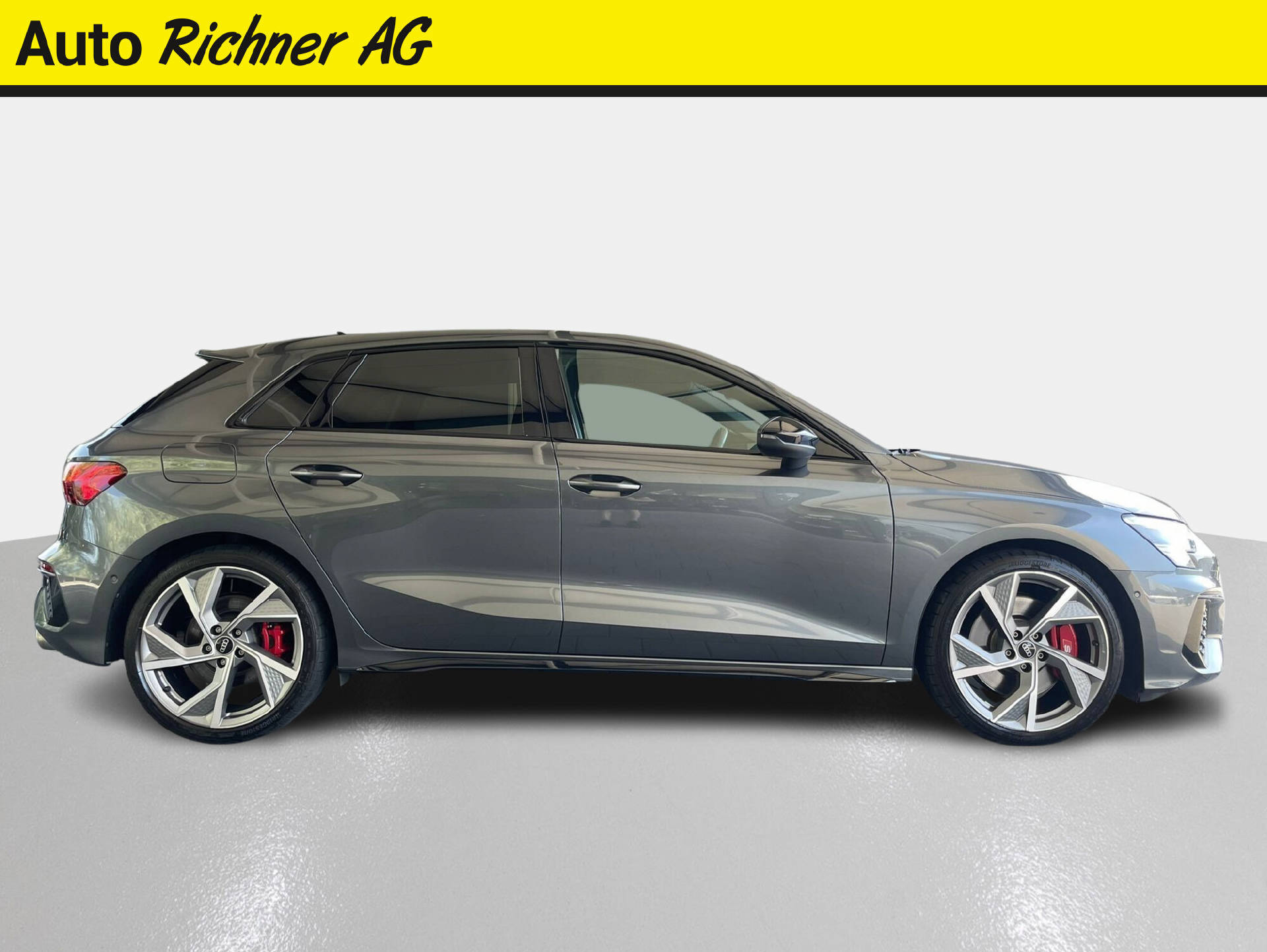 AUDI S3 Sportback 2.0 TFSI quattro S-Tronic-image-2
