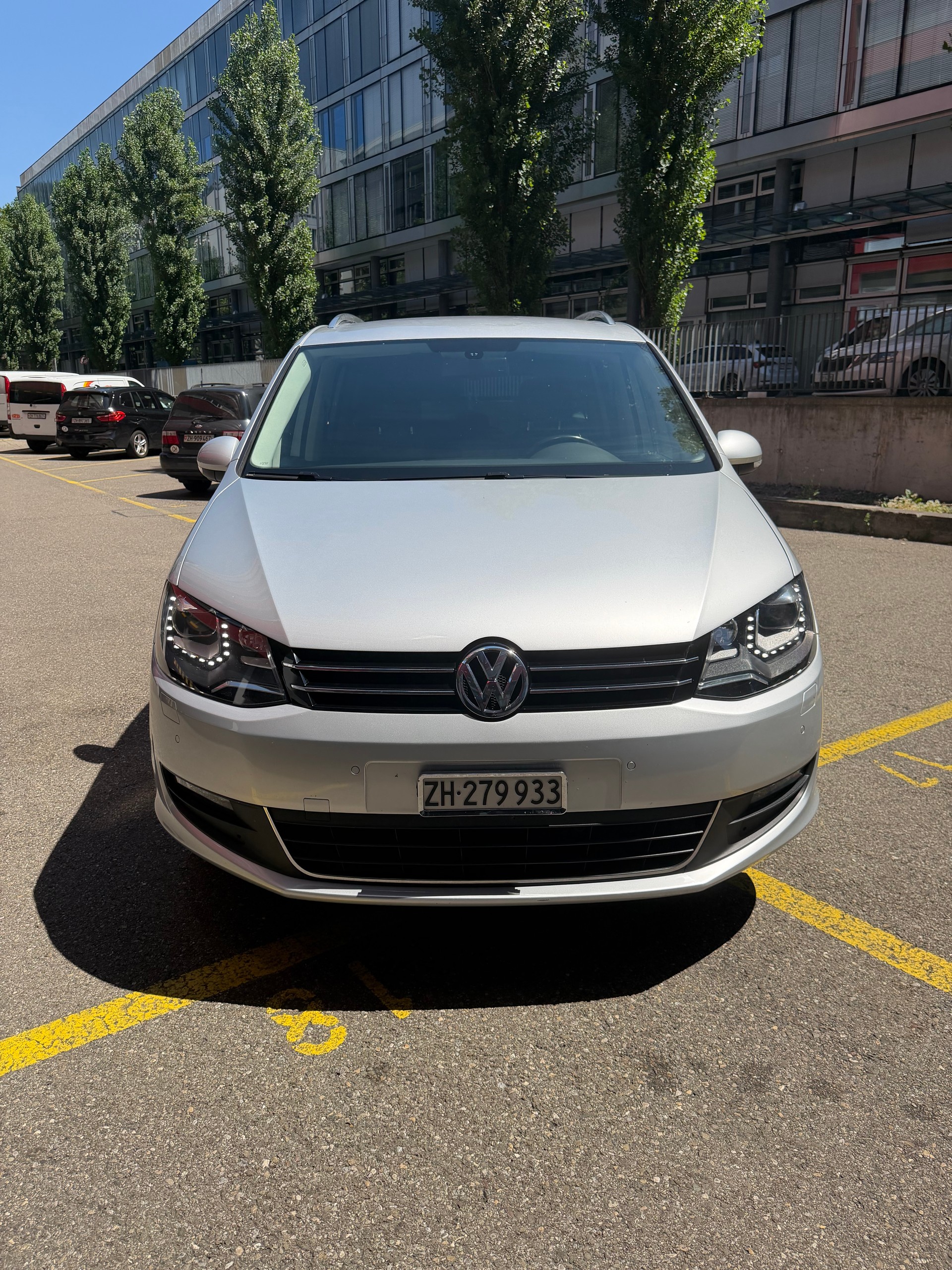VW SHARAN-image-0