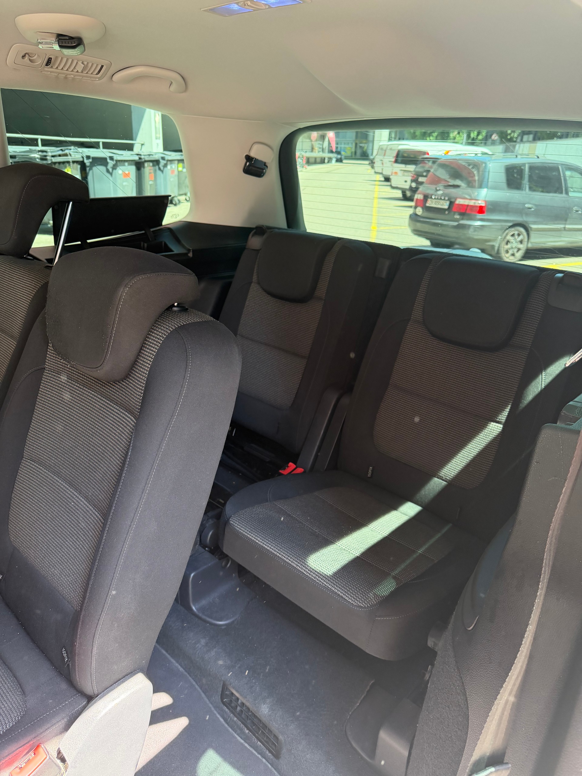 VW SHARAN-image-4