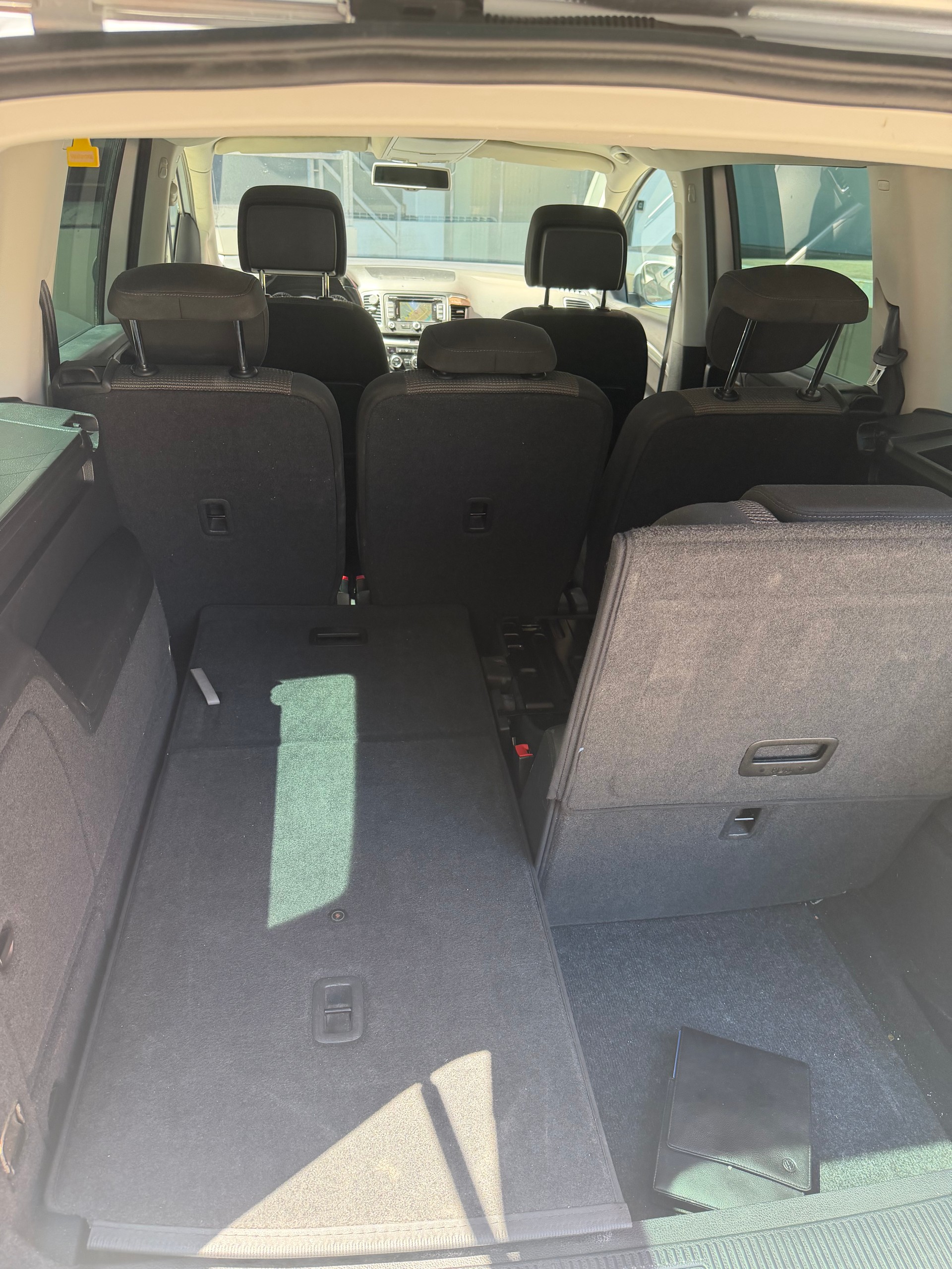 VW SHARAN-image-5