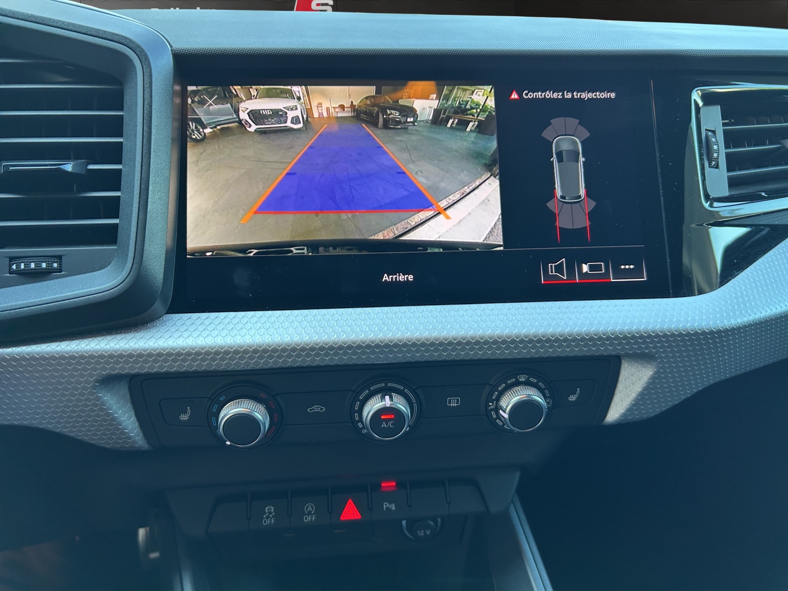 AUDI A1 allstreet 30 TFSI Attraction S-tronic-image-12