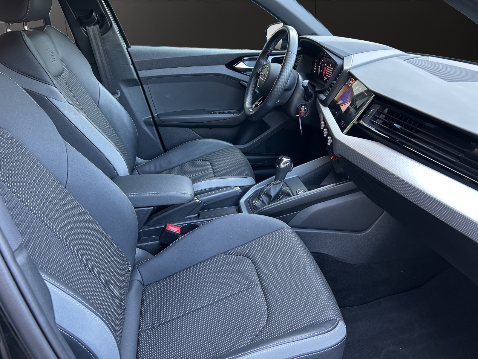 AUDI A1 allstreet 30 TFSI Attraction S-tronic-image-13
