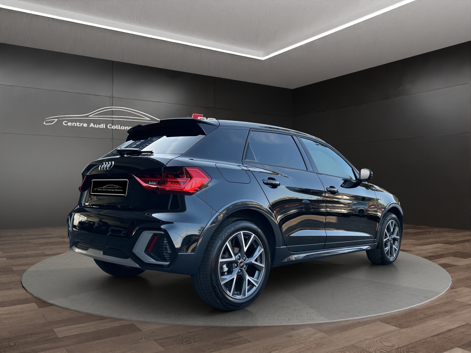 AUDI A1 allstreet 30 TFSI Attraction S-tronic-image-4