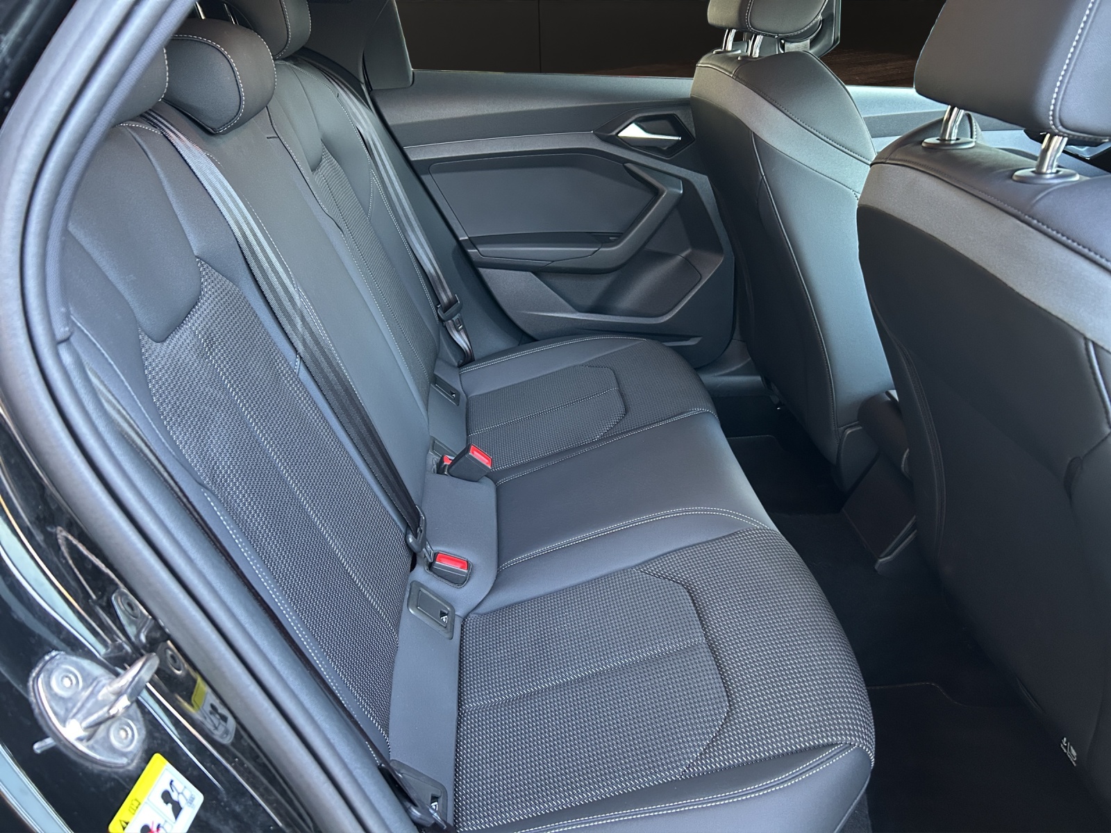 AUDI A1 allstreet 30 TFSI Attraction S-tronic-image-14