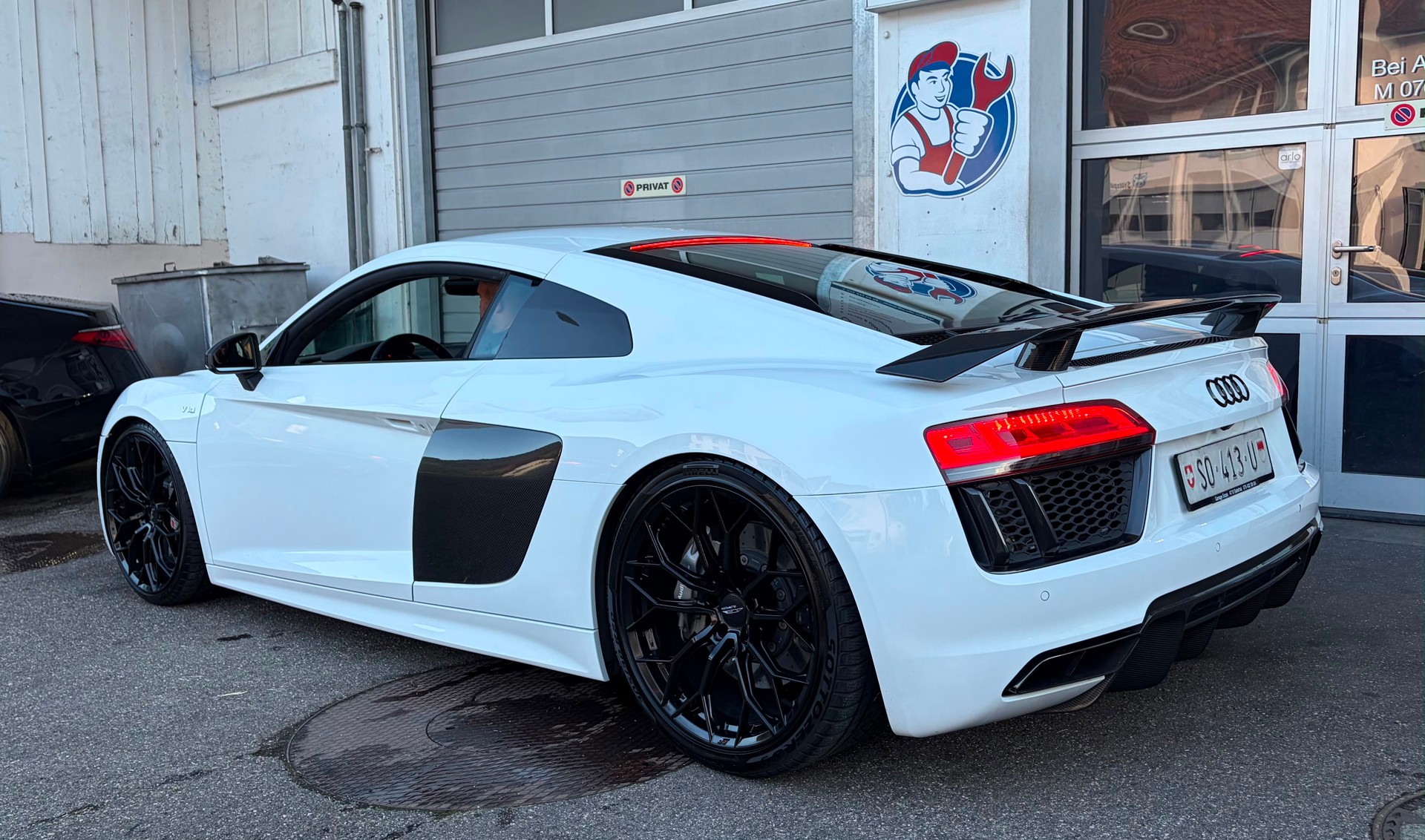 AUDI R8 Coupé 5.2 plus S-Tronic-image-4