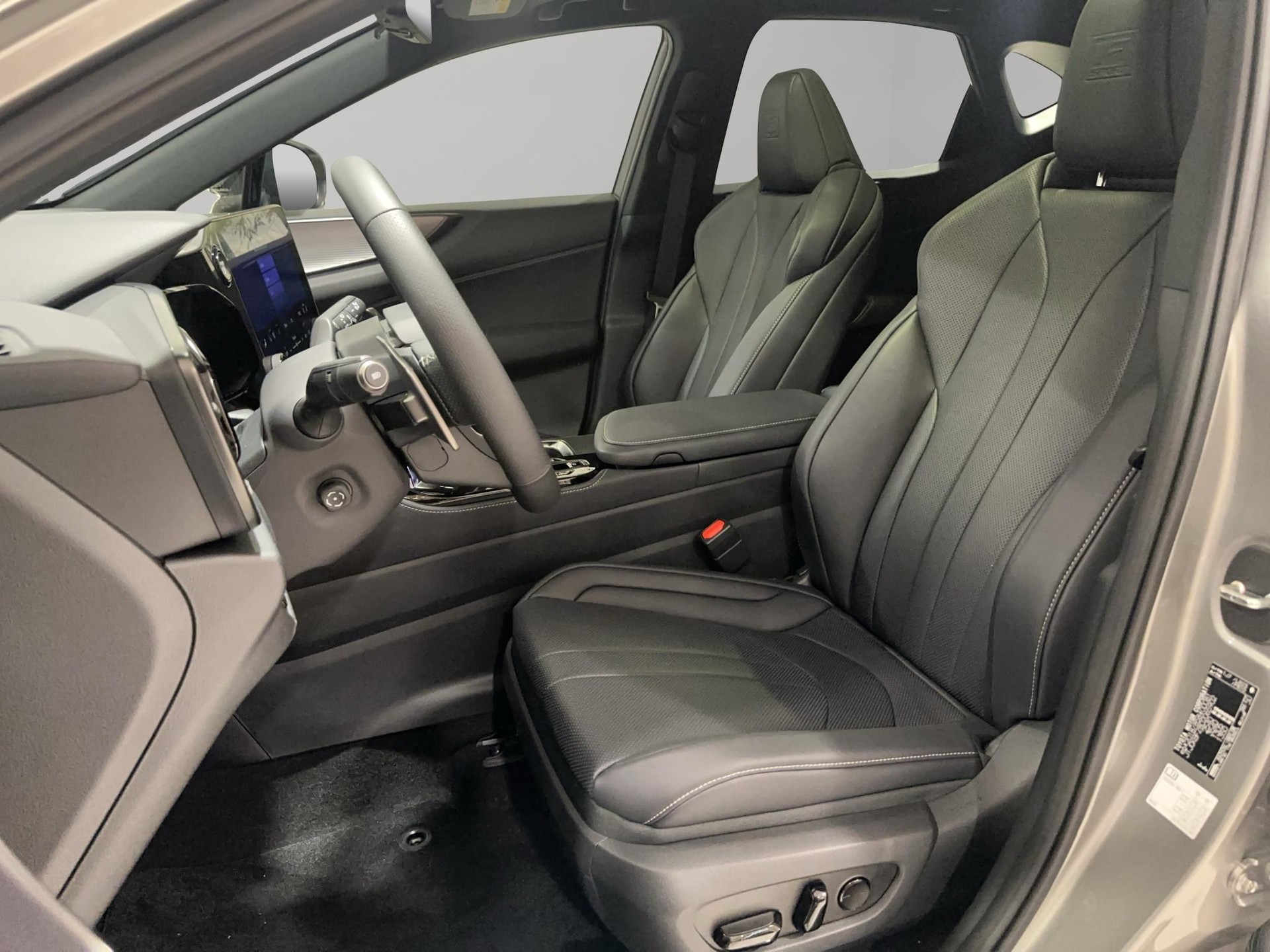 LEXUS NX 450h+ F-Sport-image-7