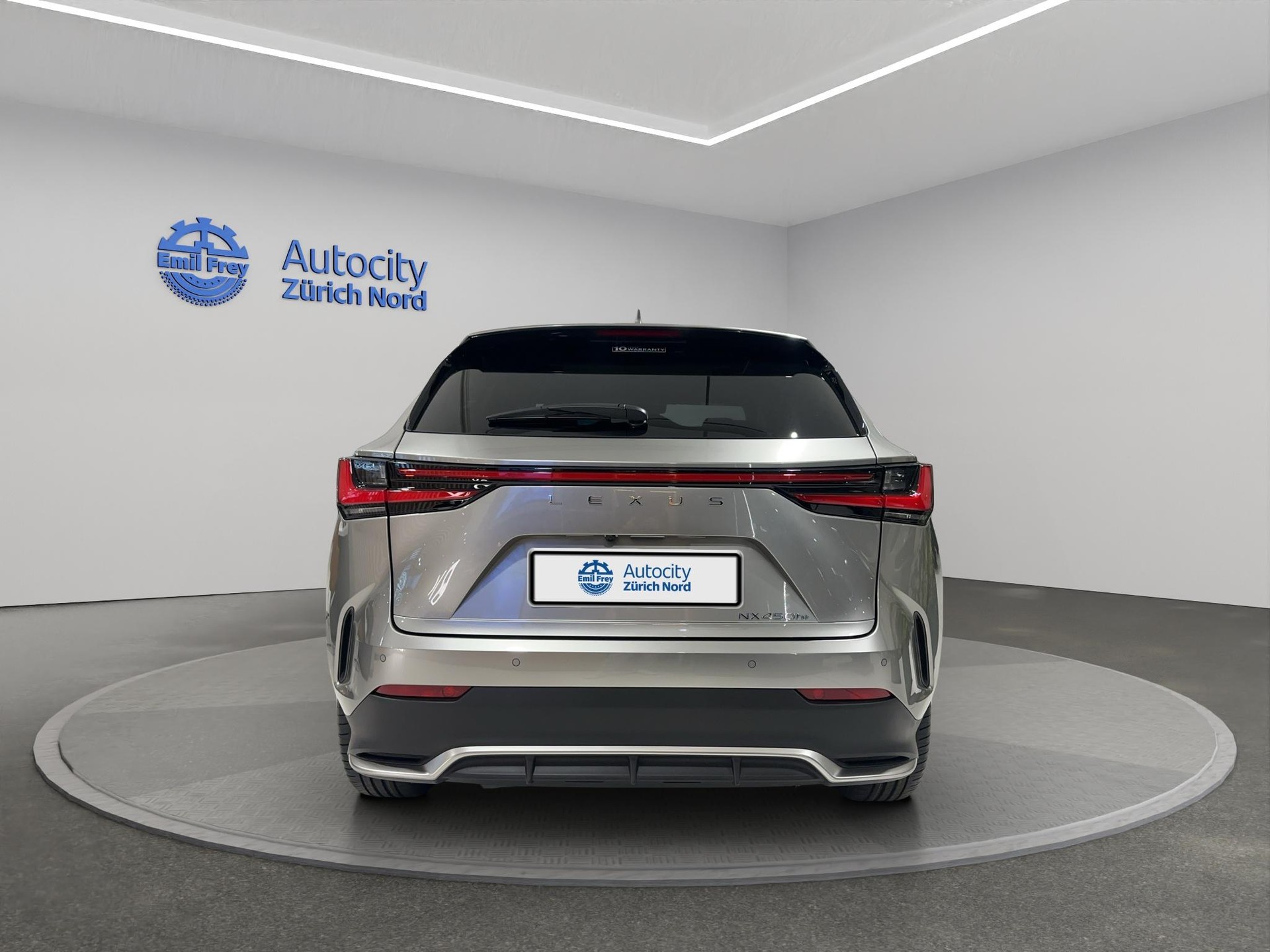 LEXUS NX 450h+ F-Sport-showroom-element-2