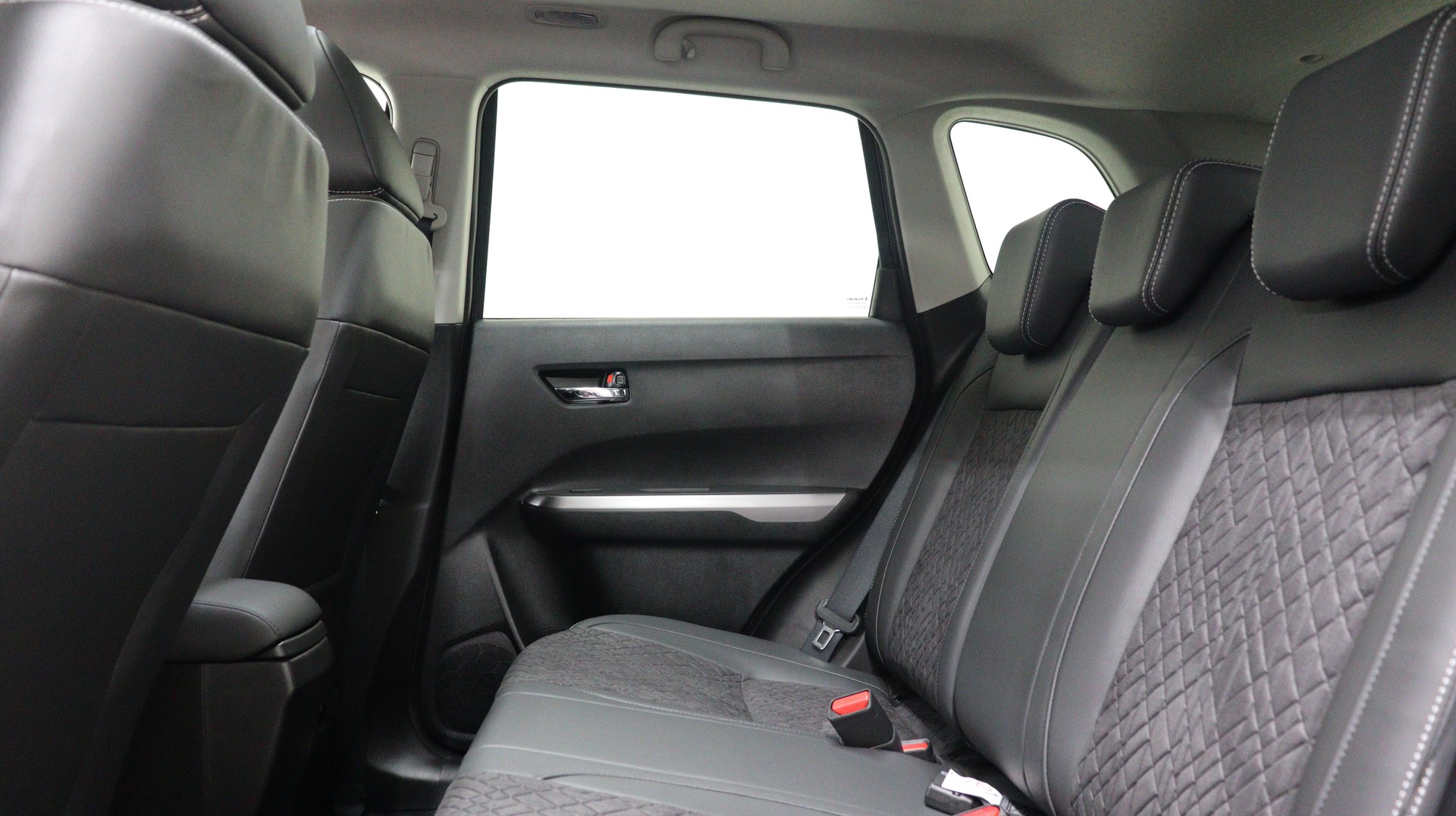 SUZUKI Vitara 1.5 Compact Top Hybrid 4x4-image-3