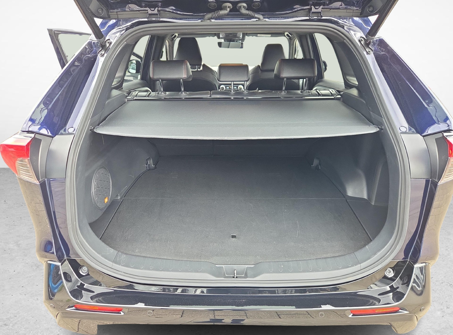 TOYOTA RAV4 2.5 Plug-In-Hybrid Premium-image-11