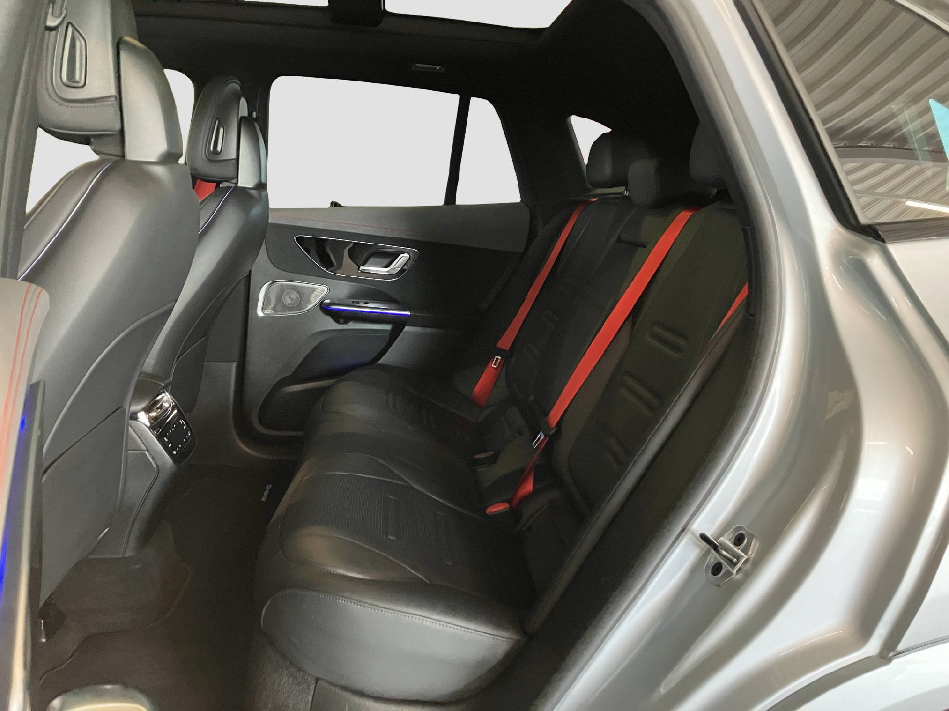 MERCEDES-BENZ EQE 43 AMG Executive Edition 4MATIC-image-13