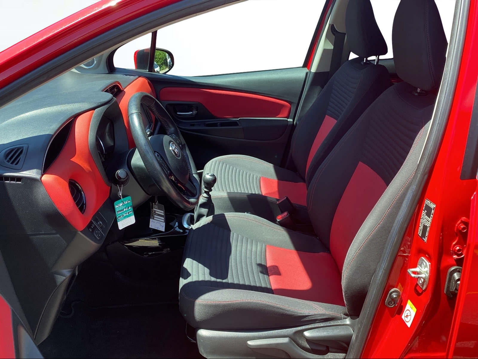TOYOTA Yaris 1.33 Style-image-4