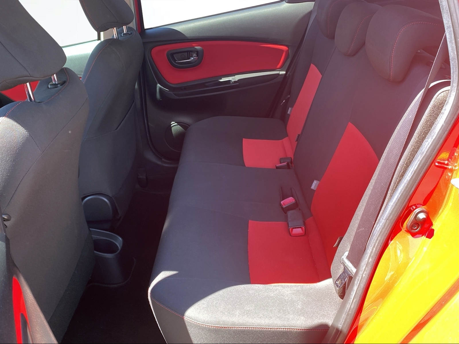 TOYOTA Yaris 1.33 Style-image-6