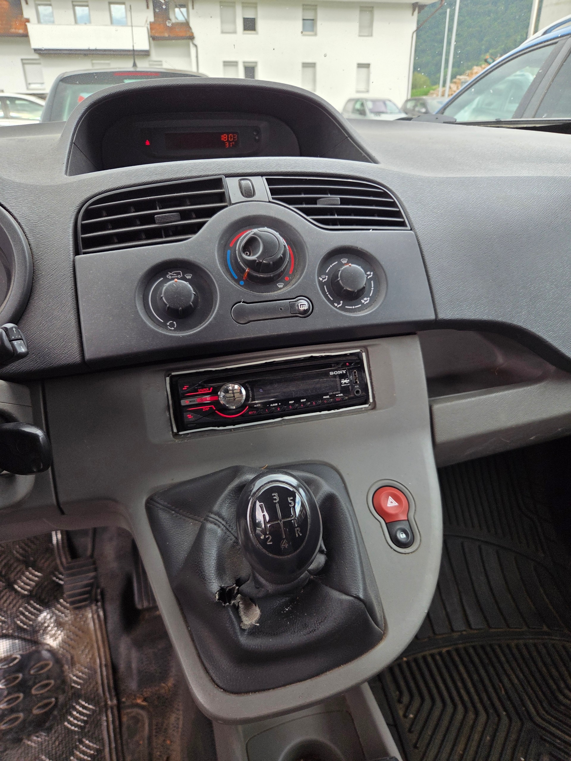 RENAULT Kangoo dCi 85 Business-image-8
