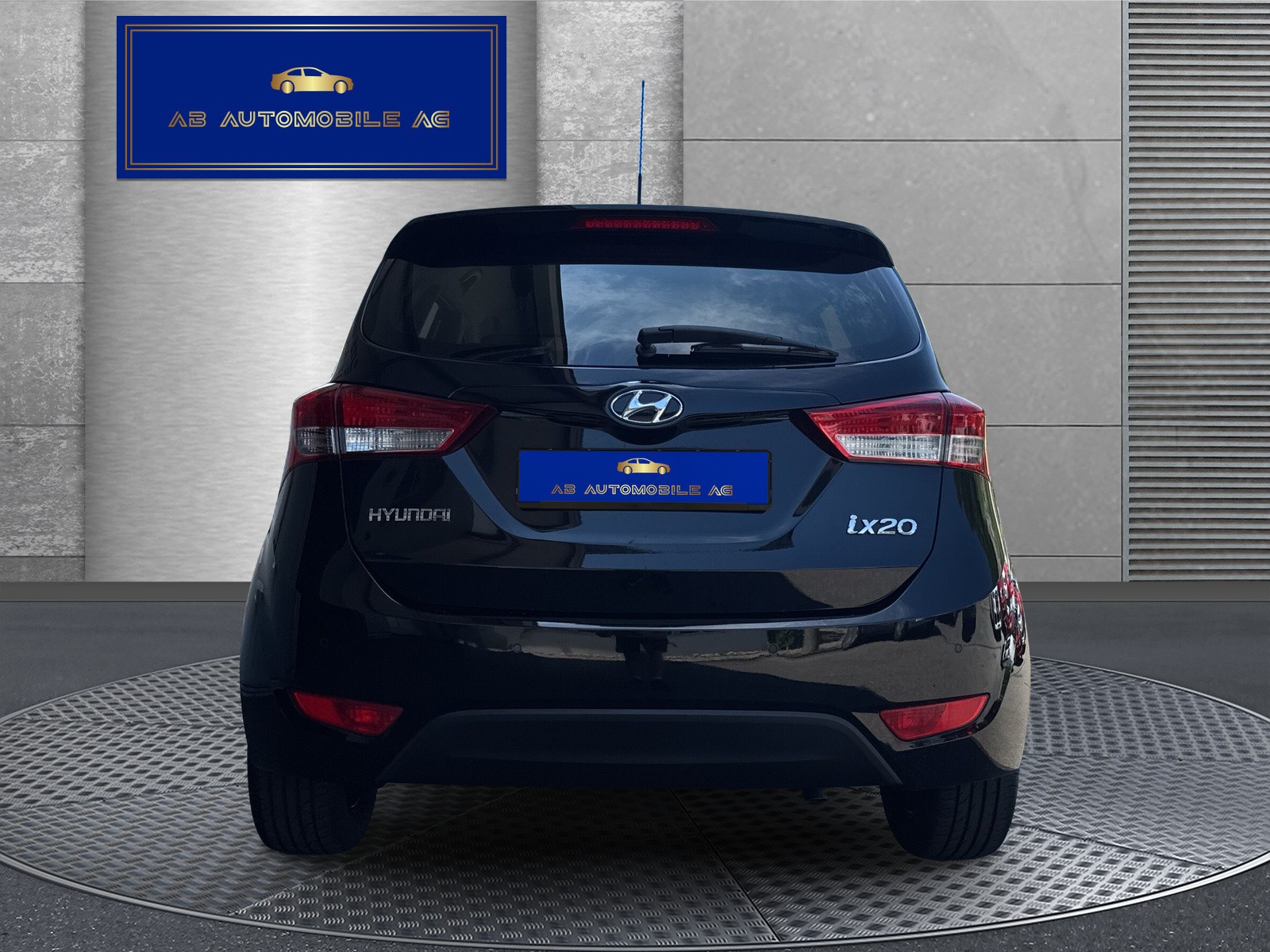 HYUNDAI iX20 1.6 Amplia Automatic-image-4