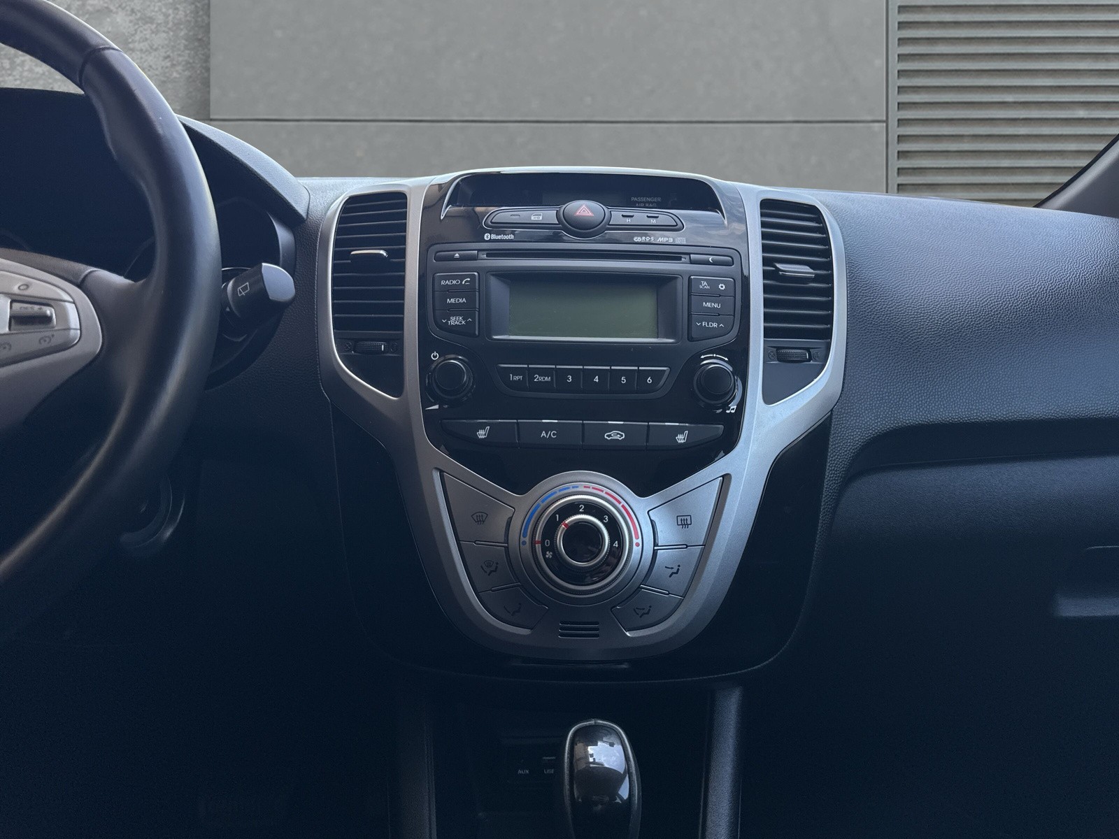 HYUNDAI iX20 1.6 Amplia Automatic-image-12