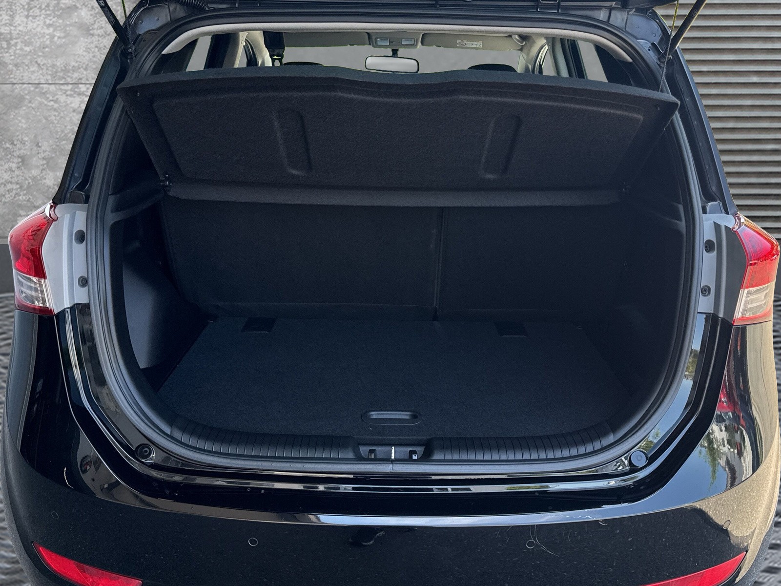 HYUNDAI iX20 1.6 Amplia Automatic-image-14