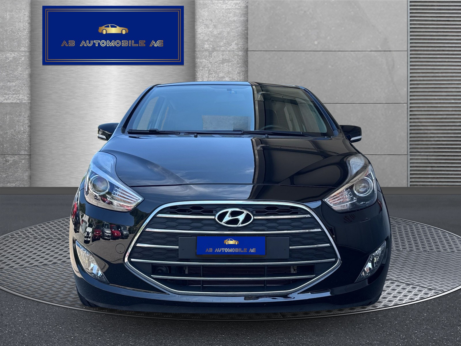 HYUNDAI iX20 1.6 Amplia Automatic-image-1