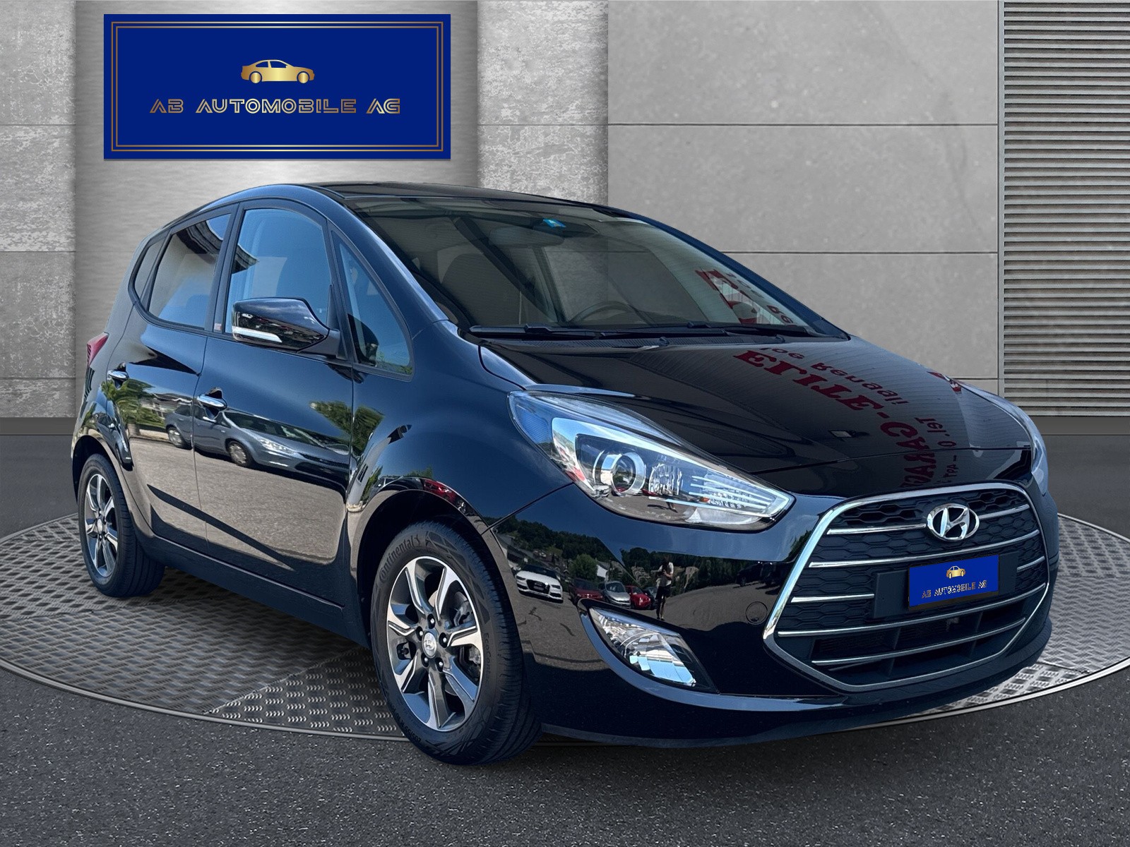 HYUNDAI iX20 1.6 Amplia Automatic-image-2