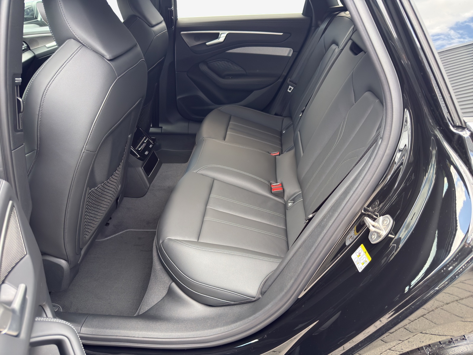 AUDI A6 Avant e-hybrid quattro 220 kW S tronic-image-11