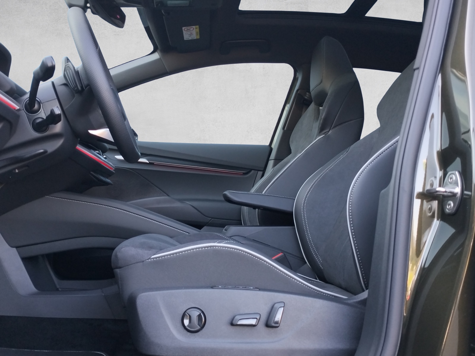 SKODA Enyaq 85 Sportline-image-8
