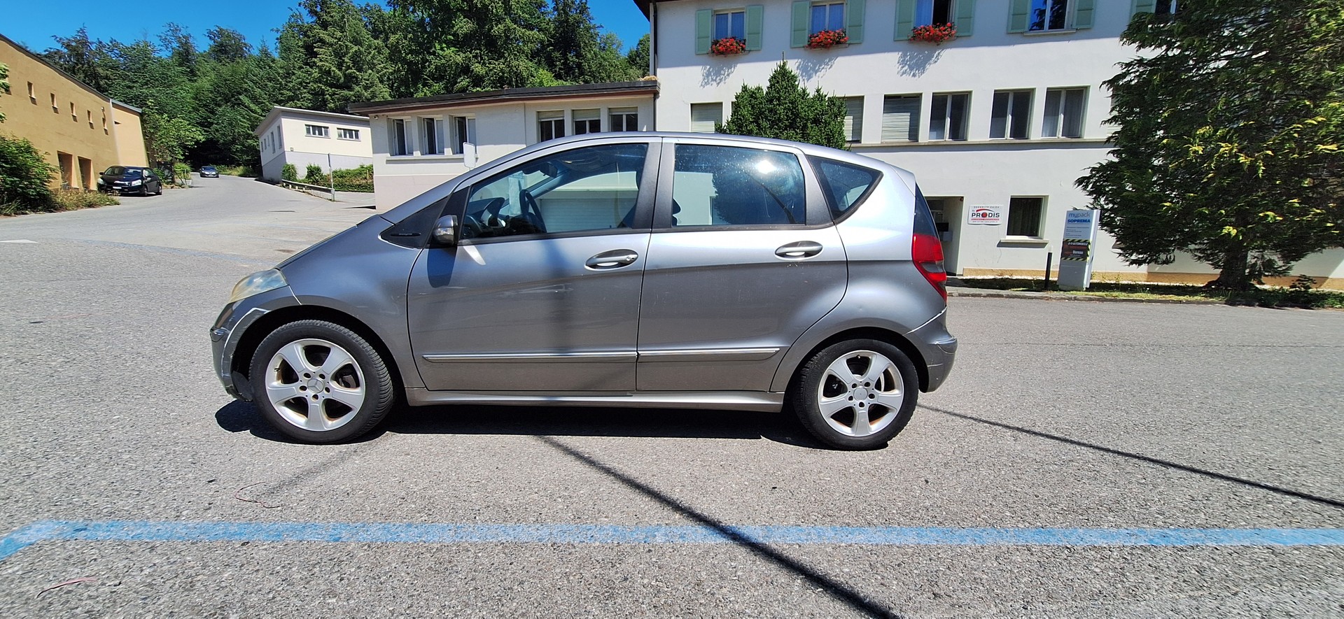 MERCEDES-BENZ A 200 Avantgarde-image-2