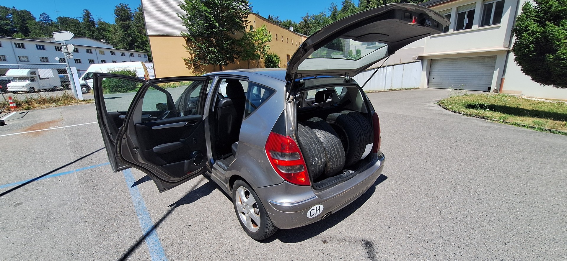 MERCEDES-BENZ A 200 Avantgarde-image-16