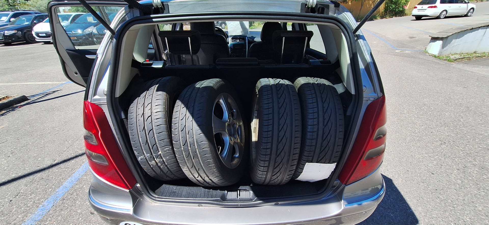 MERCEDES-BENZ A 200 Avantgarde-image-10