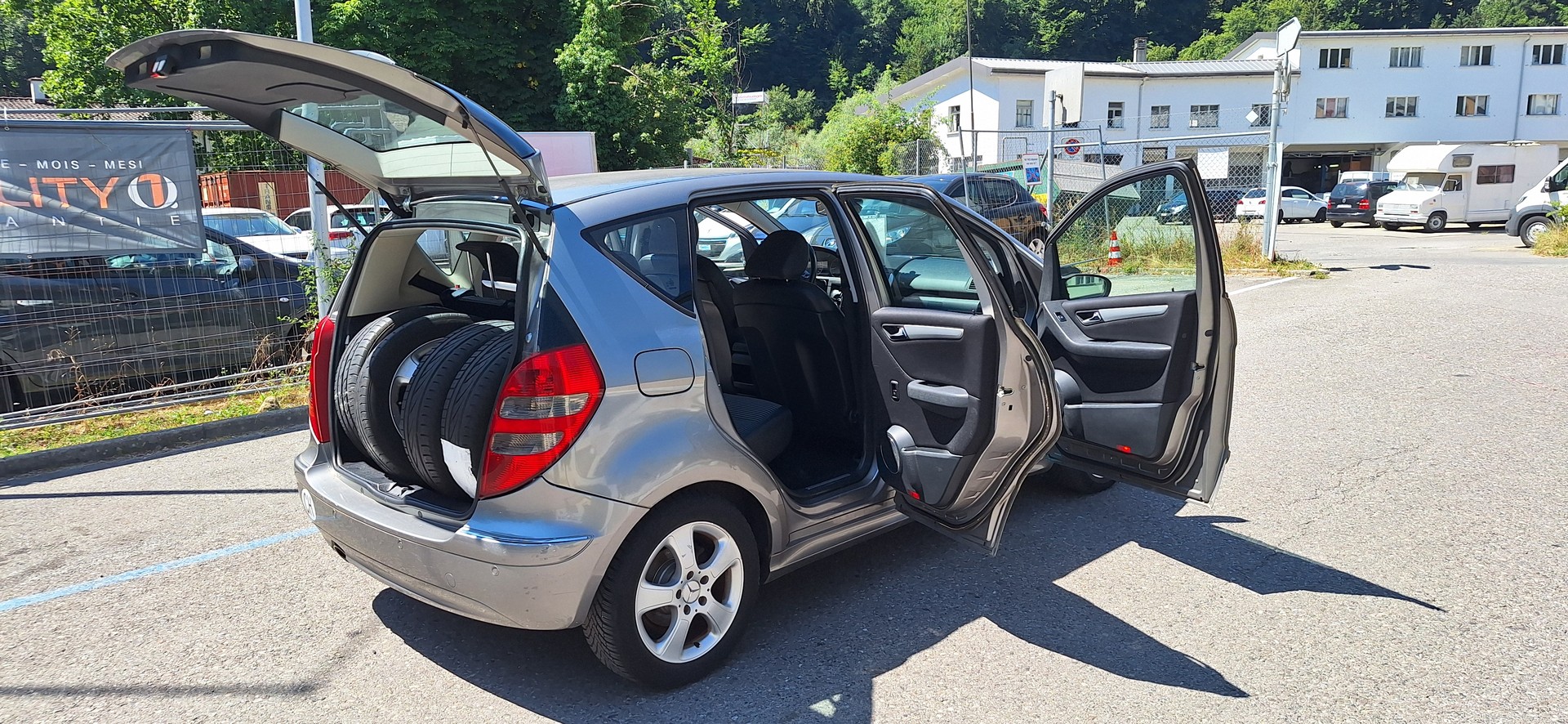 MERCEDES-BENZ A 200 Avantgarde-image-18
