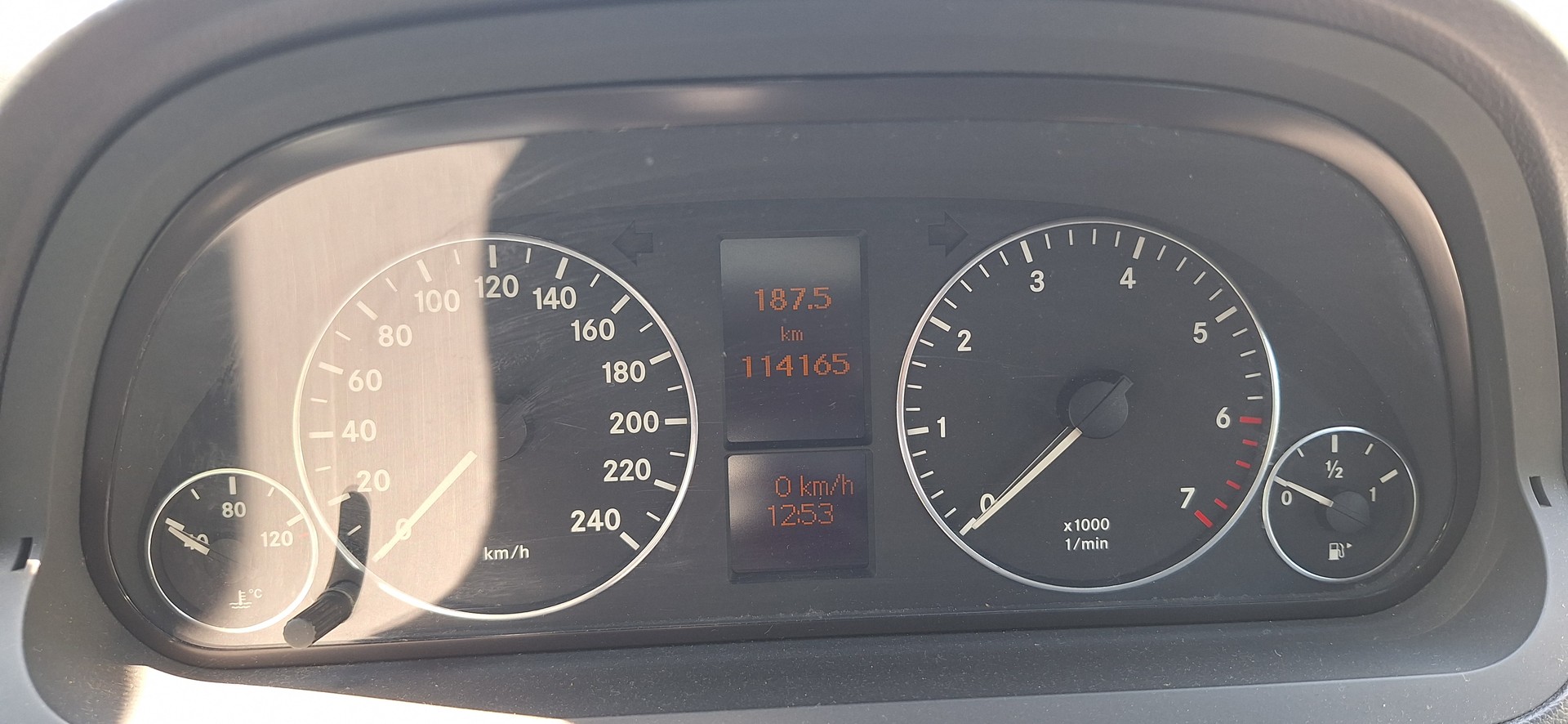 MERCEDES-BENZ A 200 Avantgarde-image-26