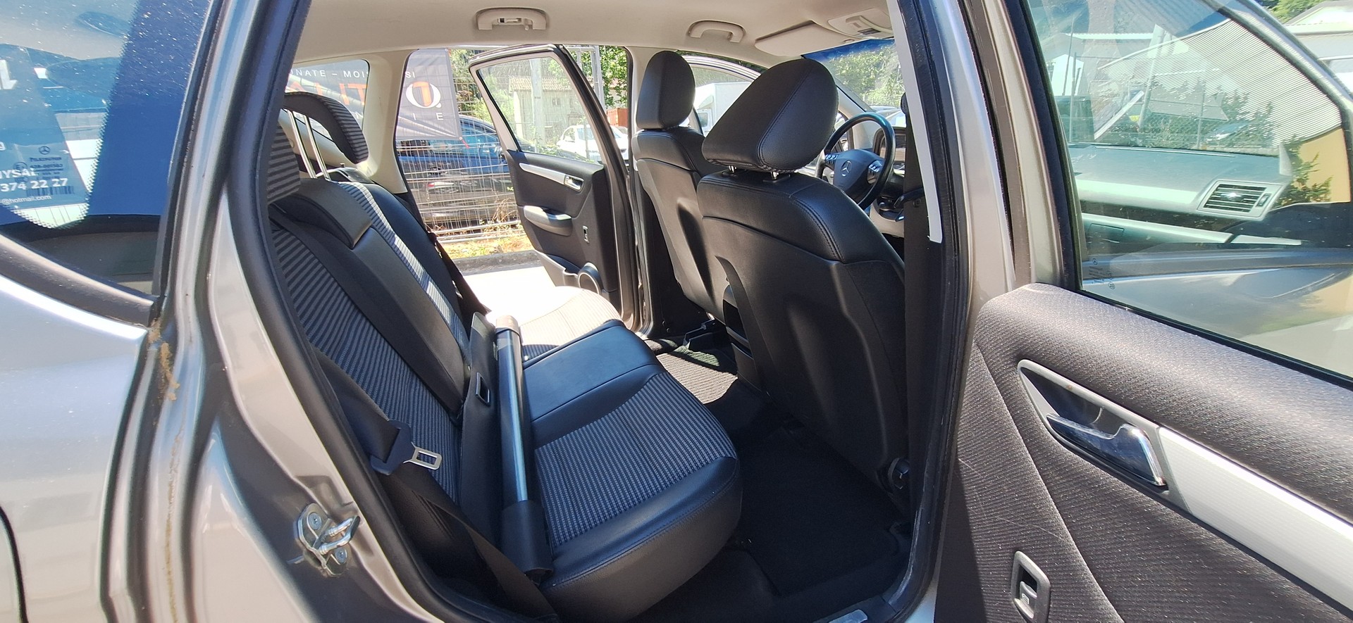 MERCEDES-BENZ A 200 Avantgarde-image-11