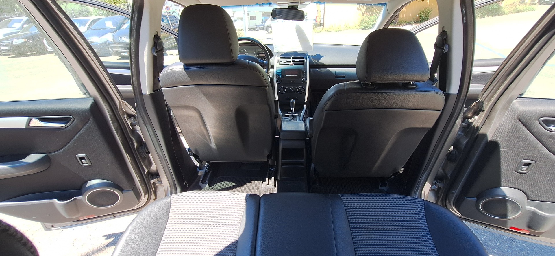 MERCEDES-BENZ A 200 Avantgarde-image-21