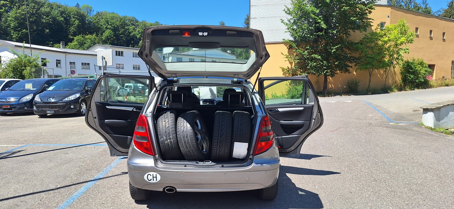 MERCEDES-BENZ A 200 Avantgarde-image-17