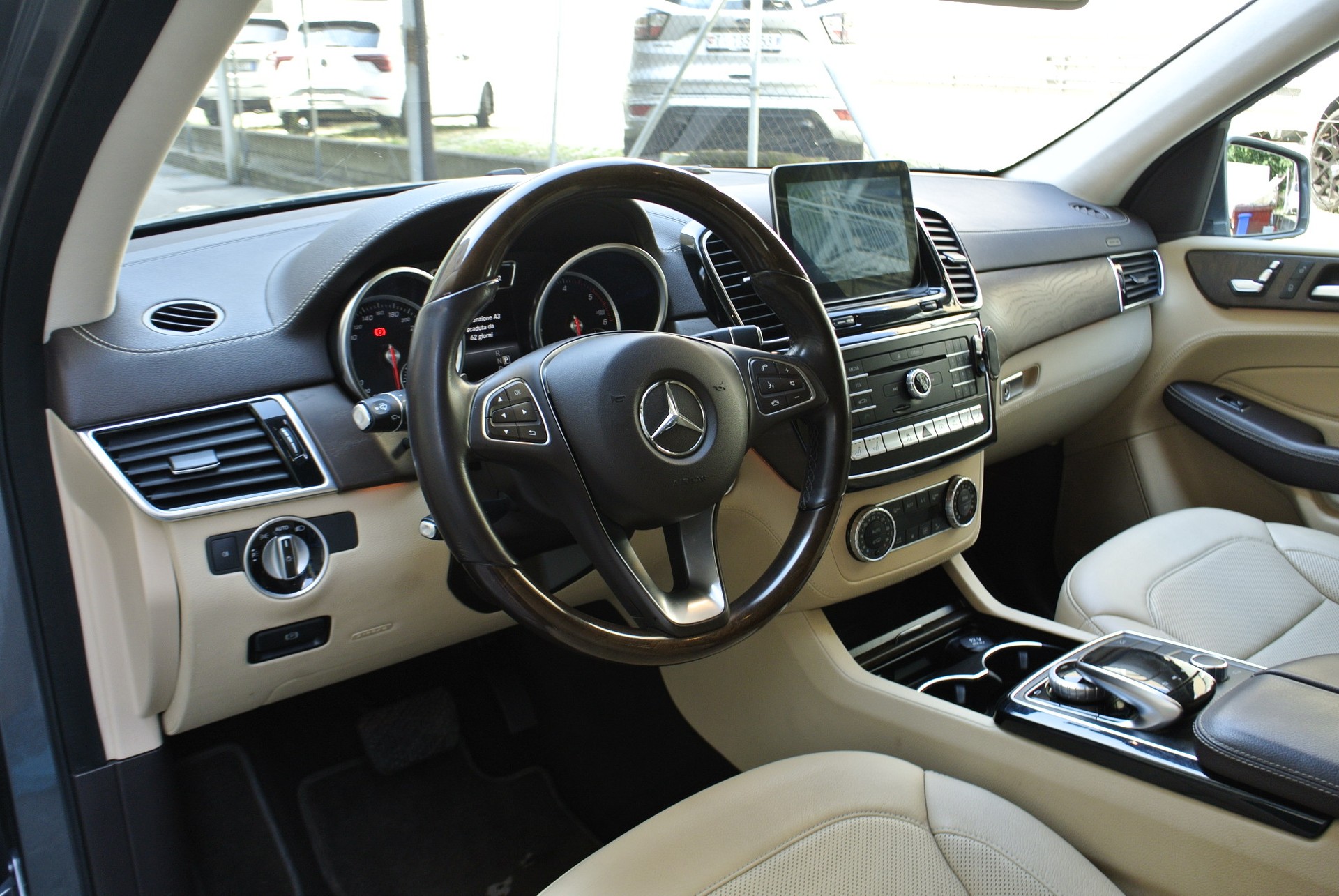 MERCEDES-BENZ GLE 350 d 4Matic 9G-Tronic-image-14
