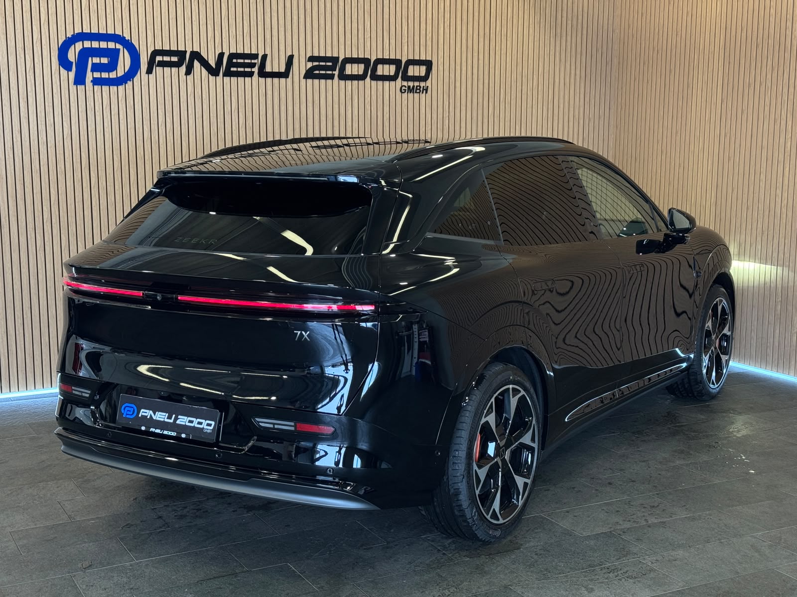 ZEEKR 7X 100kWh Privilege AWD *5Jahre/200'000km Werksgarantie*-showroom-element-3