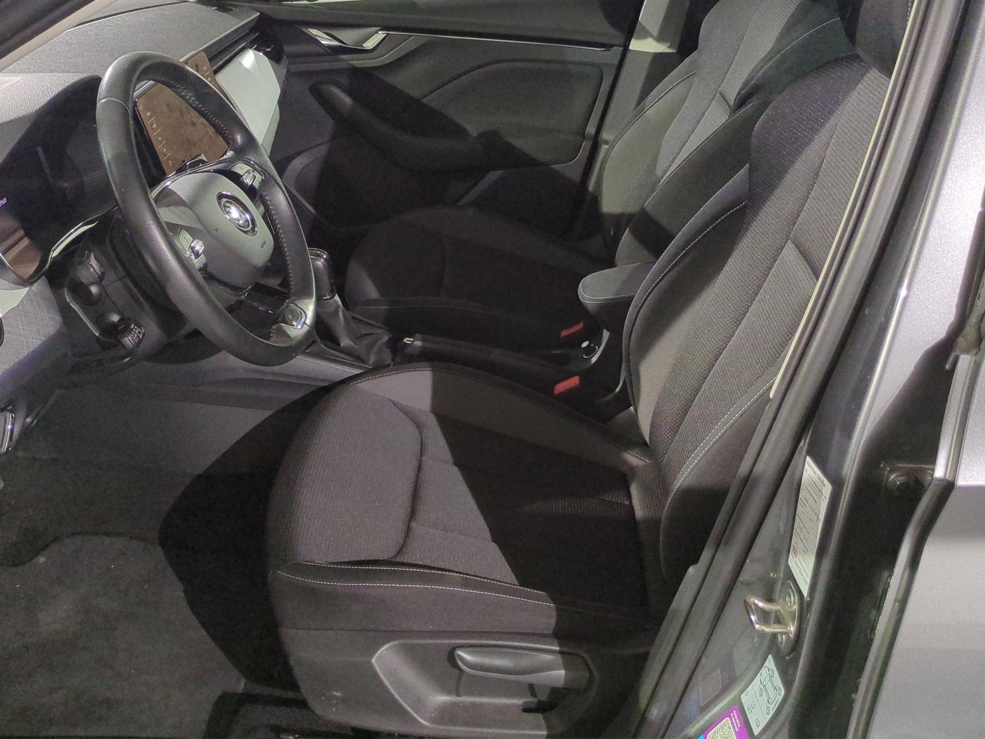 SKODA Scala 1.5 TSI ACT Tour DSG-image-8