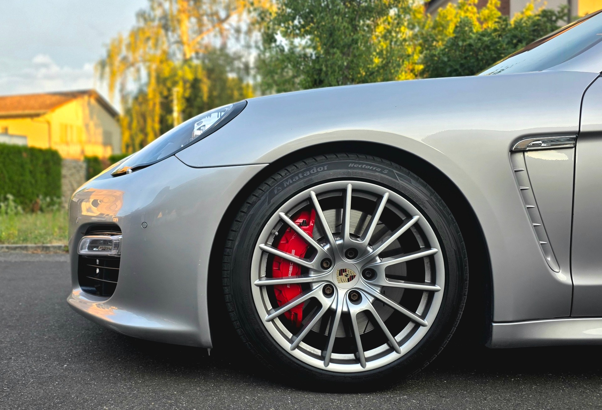 PORSCHE Panamera GTS 4.8 PDK-image-1