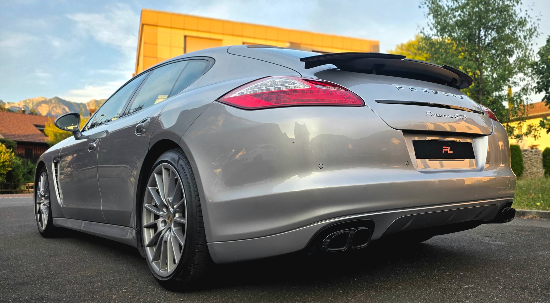 PORSCHE Panamera GTS 4.8 PDK-image-4
