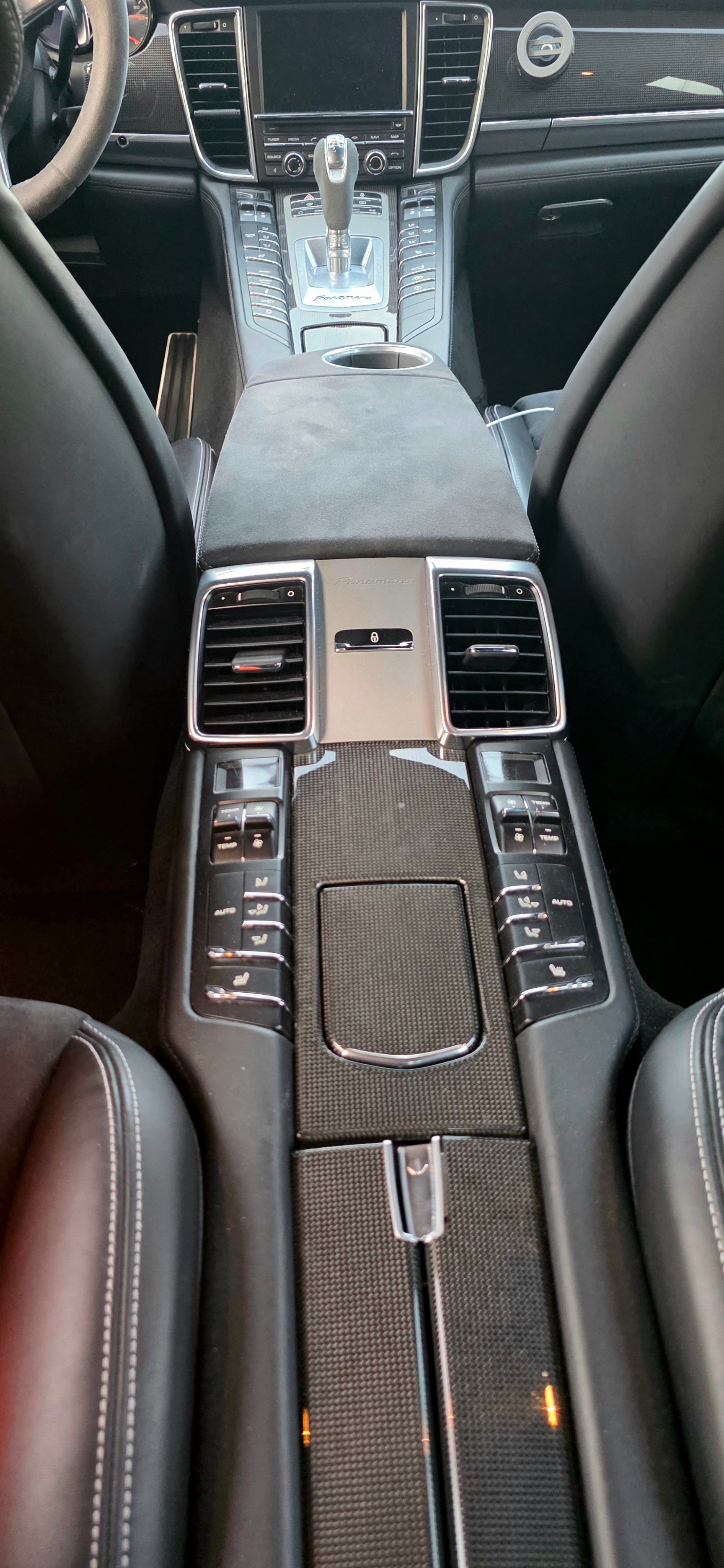 PORSCHE Panamera GTS 4.8 PDK-image-13