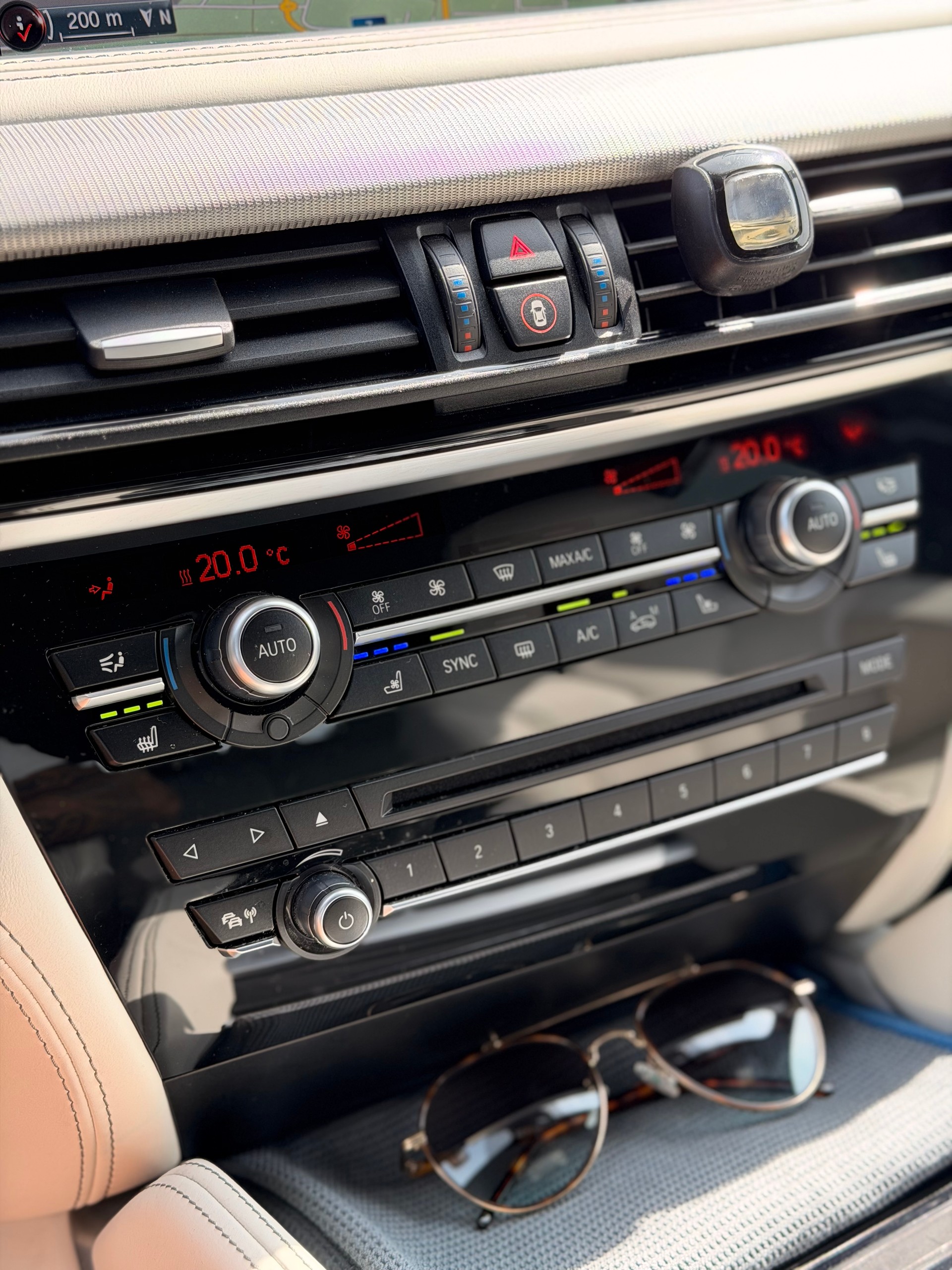 BMW X6M Steptronic Individual * Azurit Schwarz*-image-14