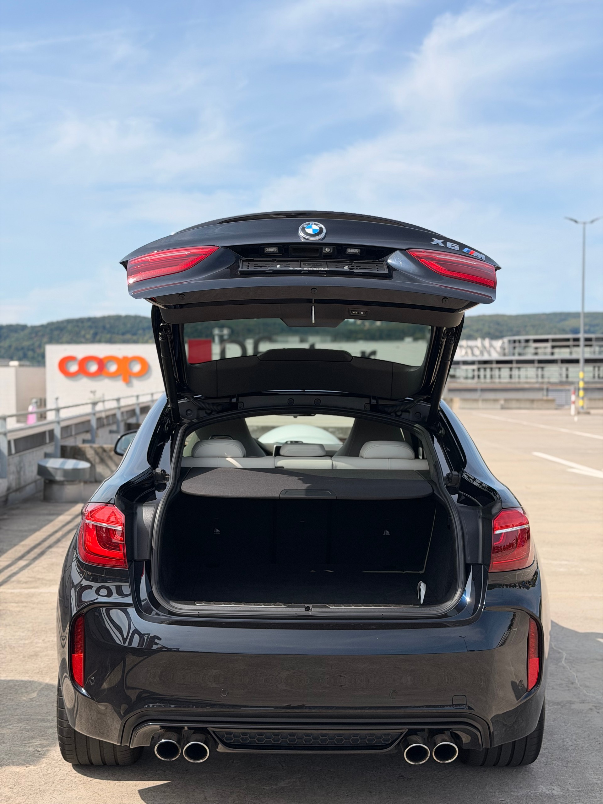 BMW X6M Steptronic Individual * Azurit Schwarz*-image-7