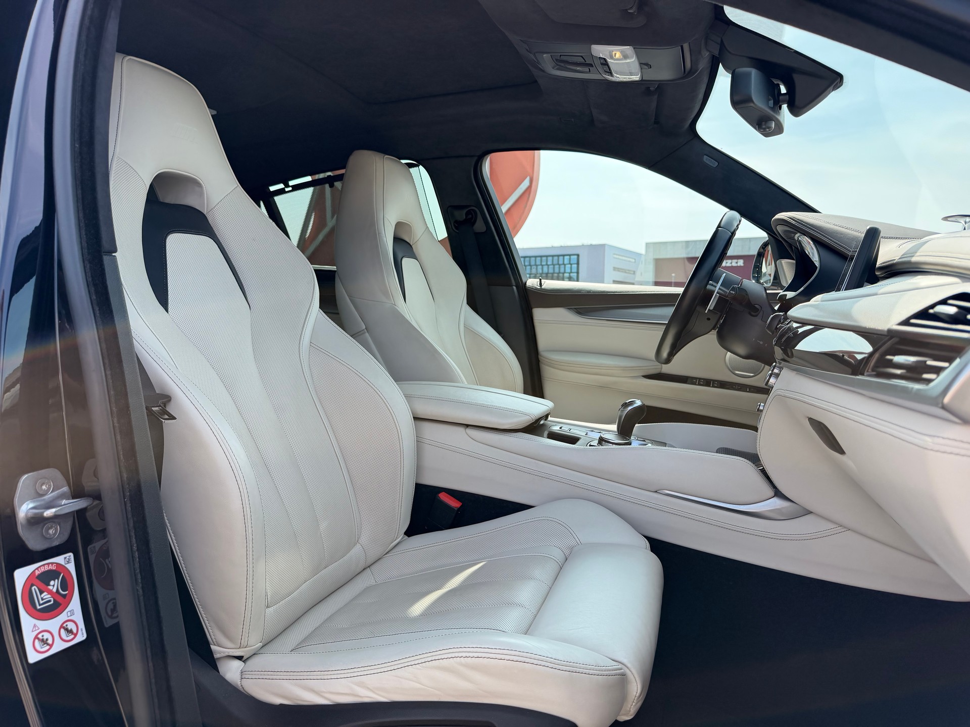 BMW X6M Steptronic Individual * Azurit Schwarz*-image-9