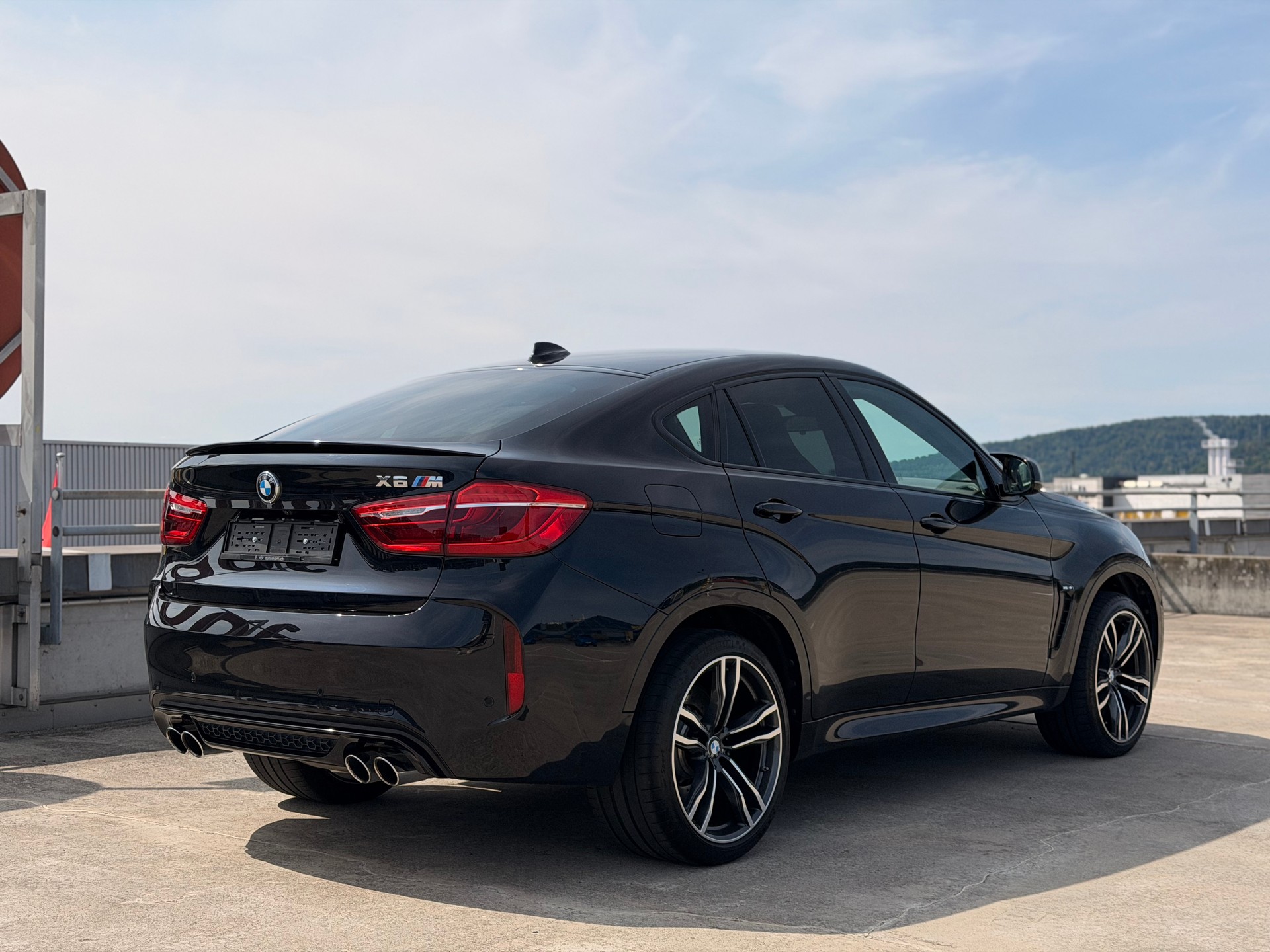 BMW X6M Steptronic Individual * Azurit Schwarz*-image-3