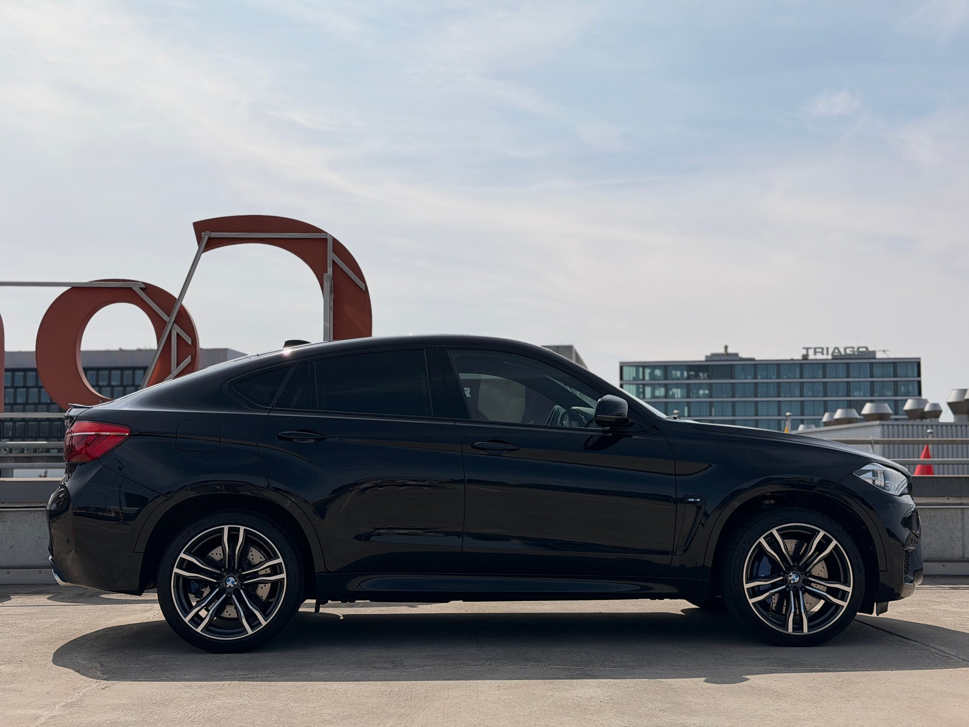 BMW X6M Steptronic Individual * Azurit Schwarz*-image-2