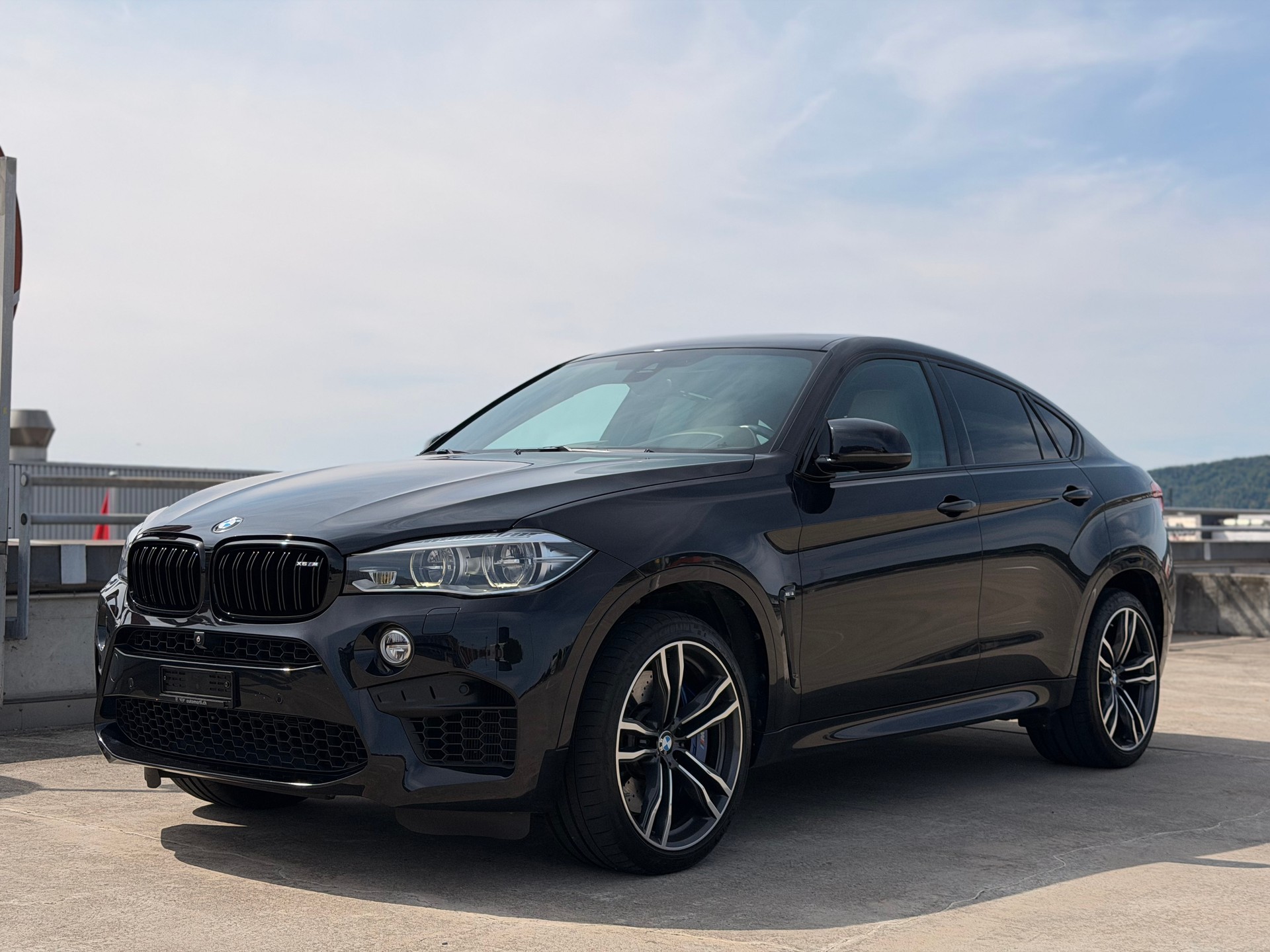 BMW X6M Steptronic Individual * Azurit Schwarz*-image-4